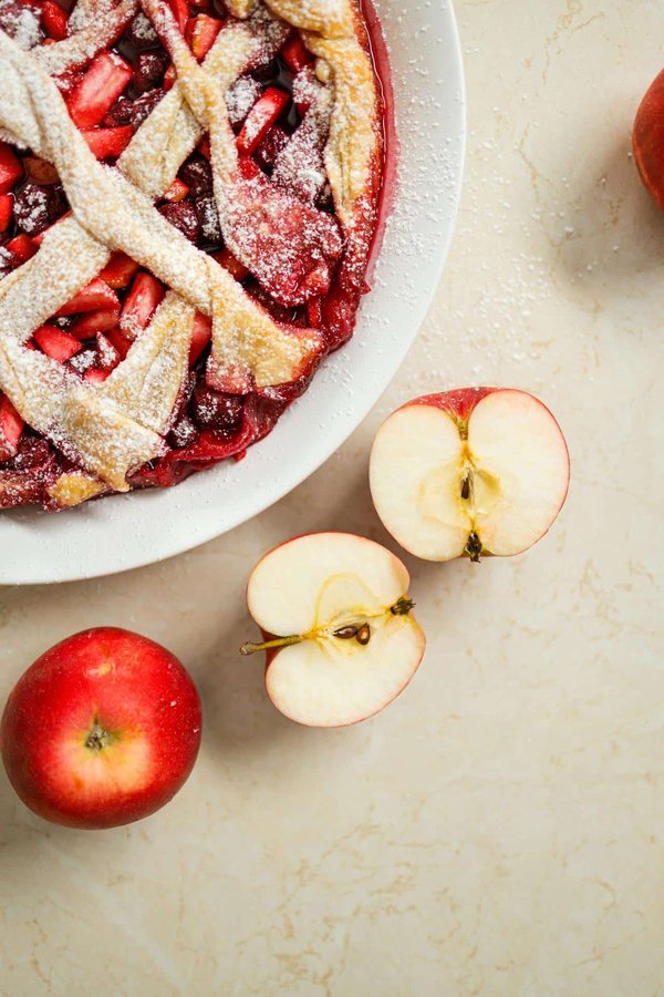 Comment préparer une tarte aux pommes sans pâte pour un dessert léger?