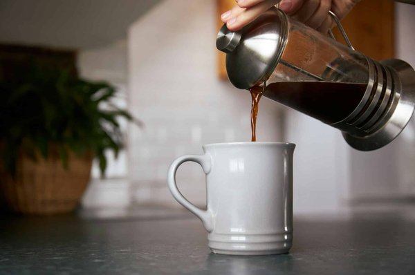 Comment sélectionner une machine à café avec infusion à froid pour des boissons rafraîchissantes ?